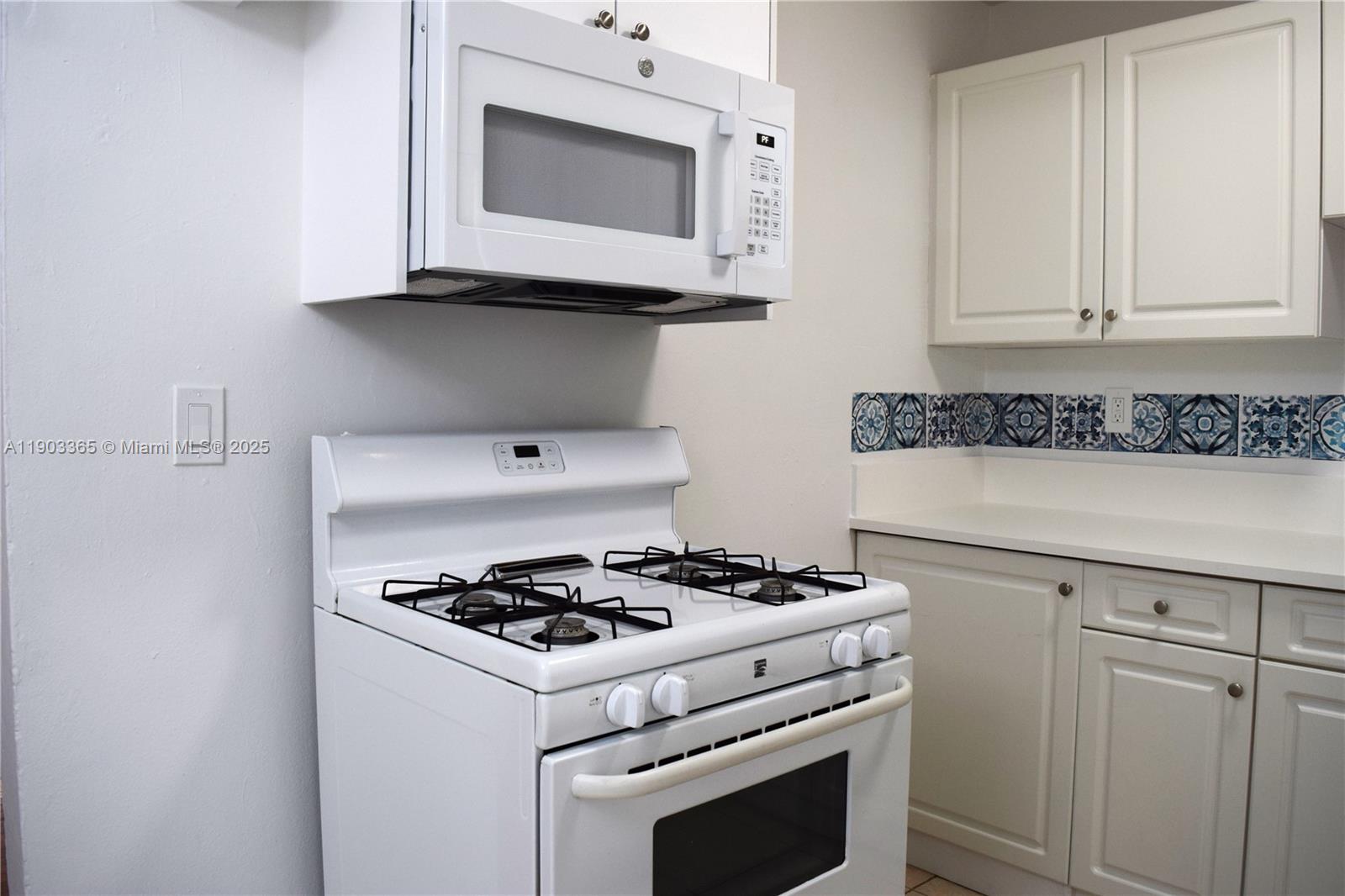 C GAB DOUGLAS SEC - Residential Lease