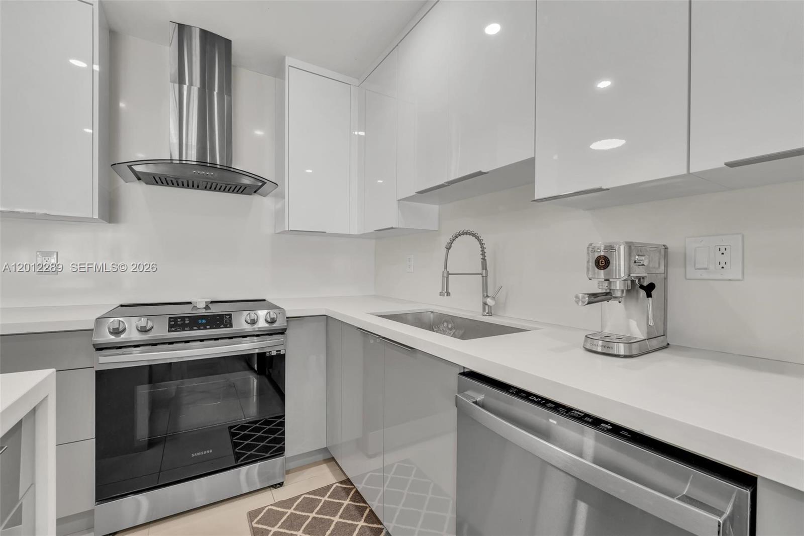 WESTWOOD LAKE 8TH ADDN - Residential
