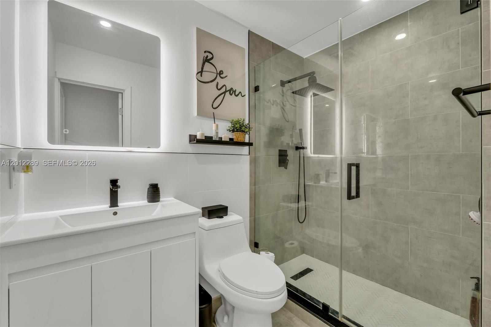 WESTWOOD LAKE 8TH ADDN - Residential