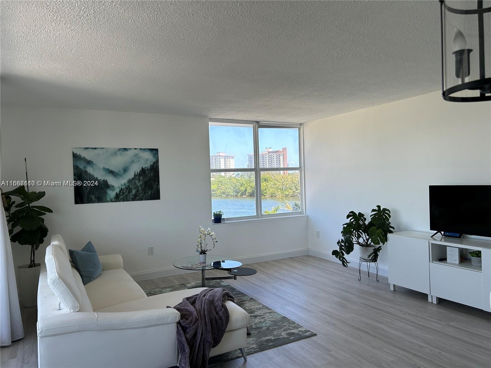 SUNRISE TOWER CONDO - Residential