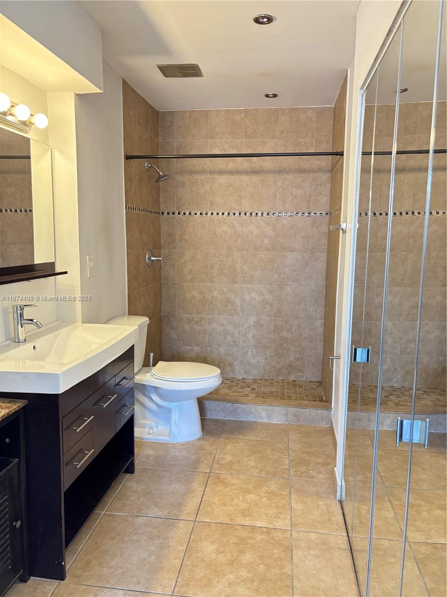 HOST CROSSINGS - Residential