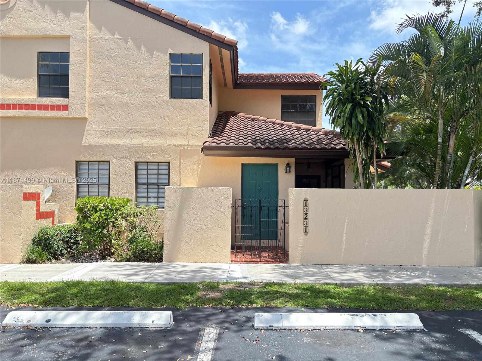 Come and see this gorgeous townhouse in the Crossings. Remodeled bathrooms, wood-like floors in the bedrooms, ceramic tile downstairs and a beautiful and comfortable kitchen. All appliances are less than three years old including the air conditioning. Experience the resort style living with a large clubhouse for private events, a heater pool, basketball and tennis courts and a well-equipped exercise room. Top rated schools, close to shopping, mayor highways and expressway. HOA covers outside insurance, roof,
security, and amenities. Buy with only 3.5% FHA approved. A great place to live, easy to show!