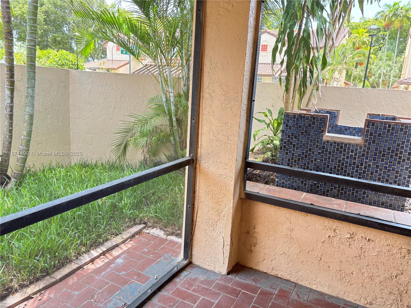 HOST CROSSINGS - Residential