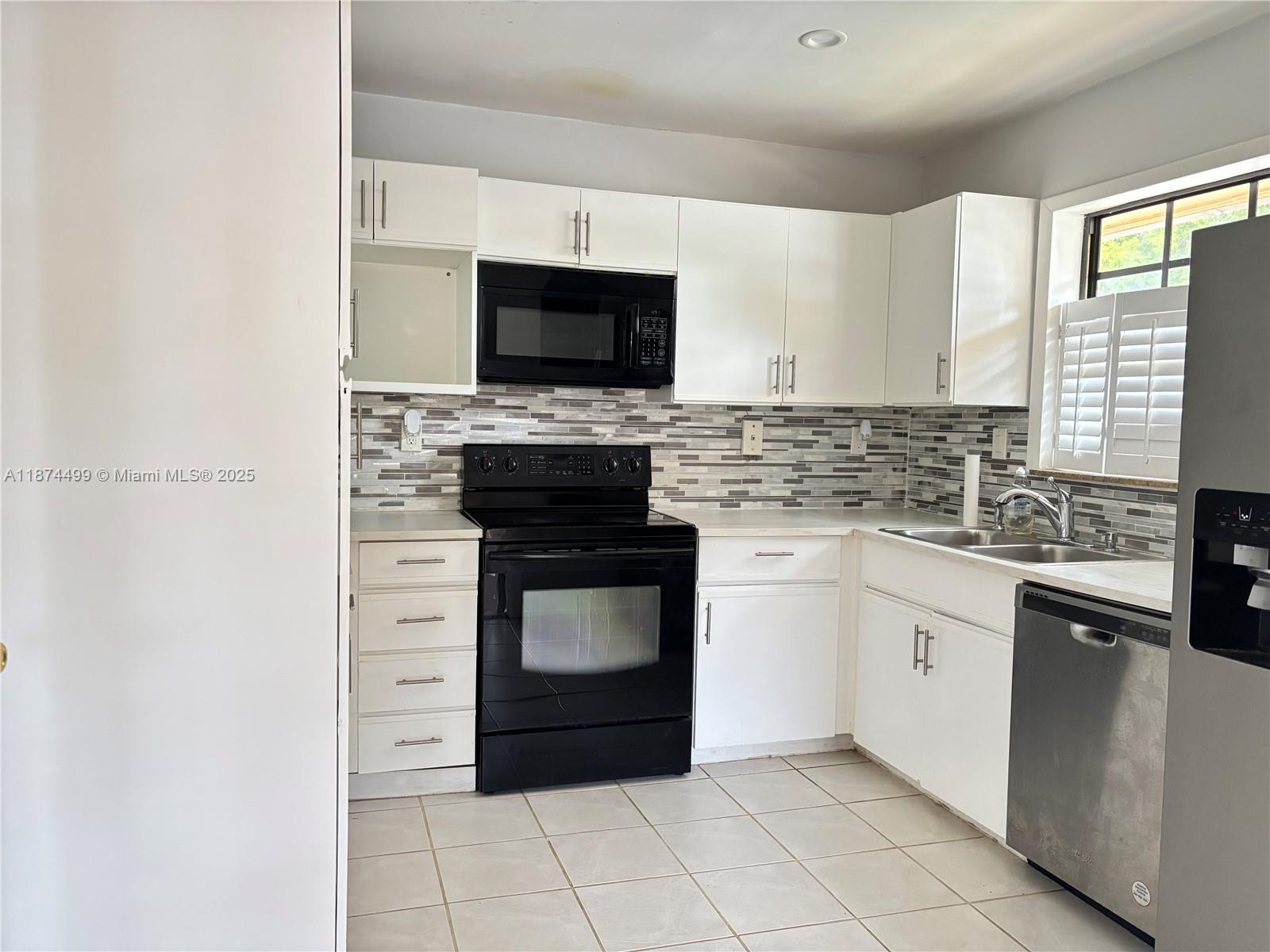 HOST CROSSINGS - Residential