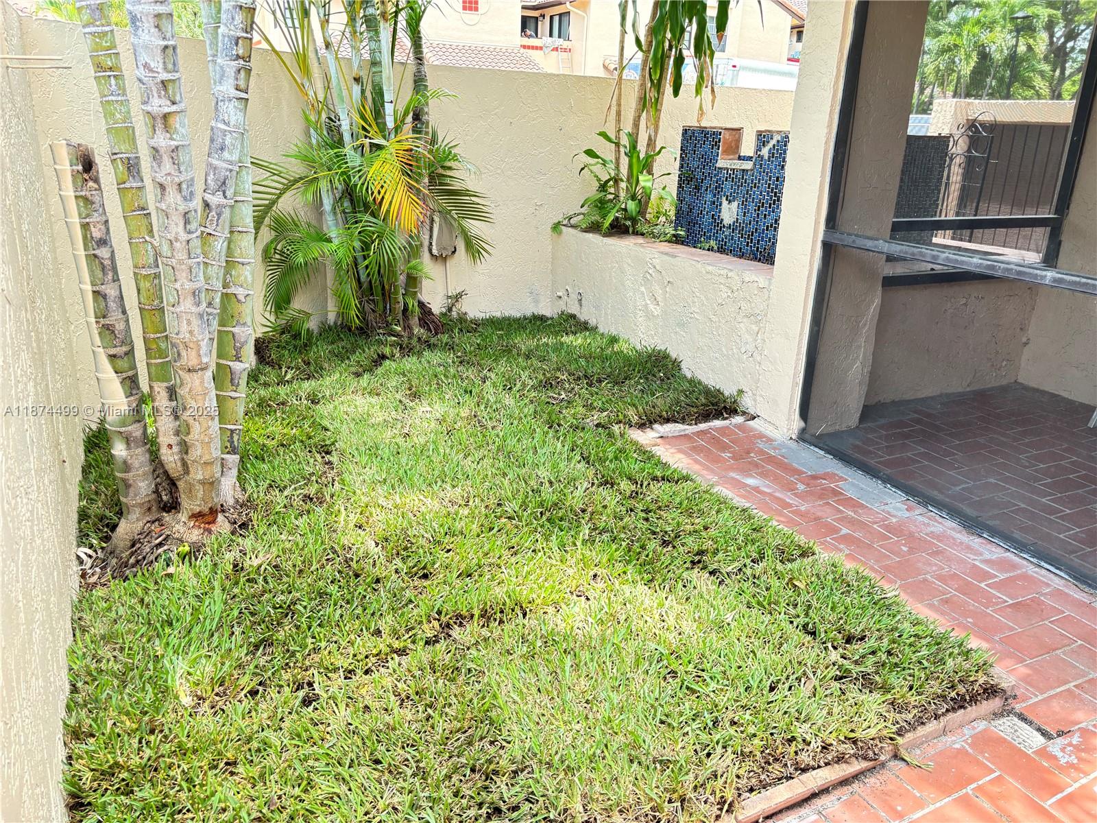 HOST CROSSINGS - Residential