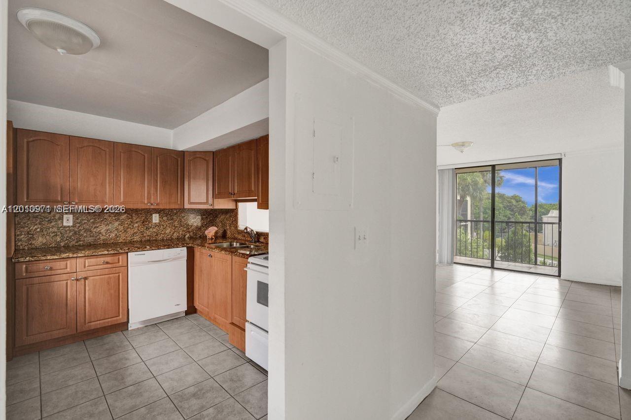 8035 SW 107th Ave 305
