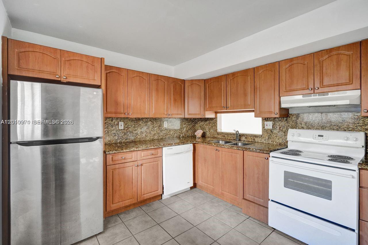 8035 SW 107th Ave 305