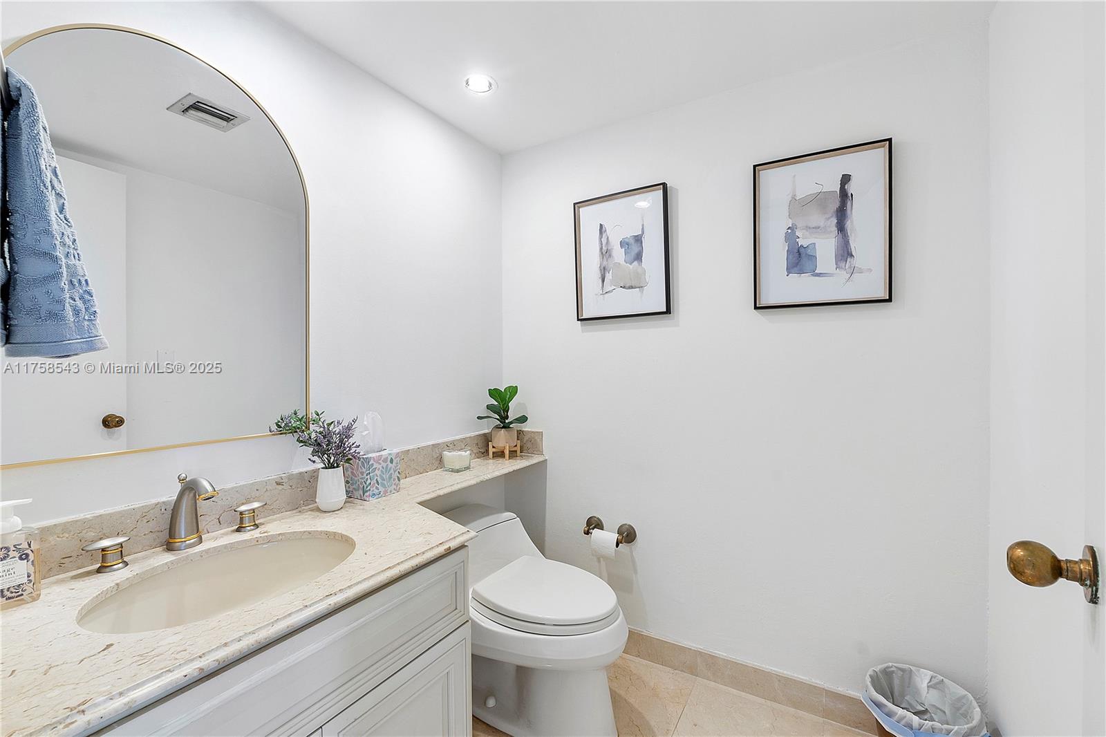 GROVE ISLE CONDO - Residential Lease