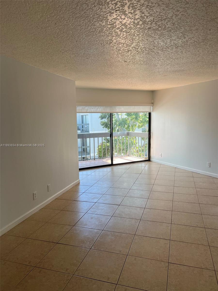 PRESIDENTIAL GOLFVIEW CON - Residential Lease