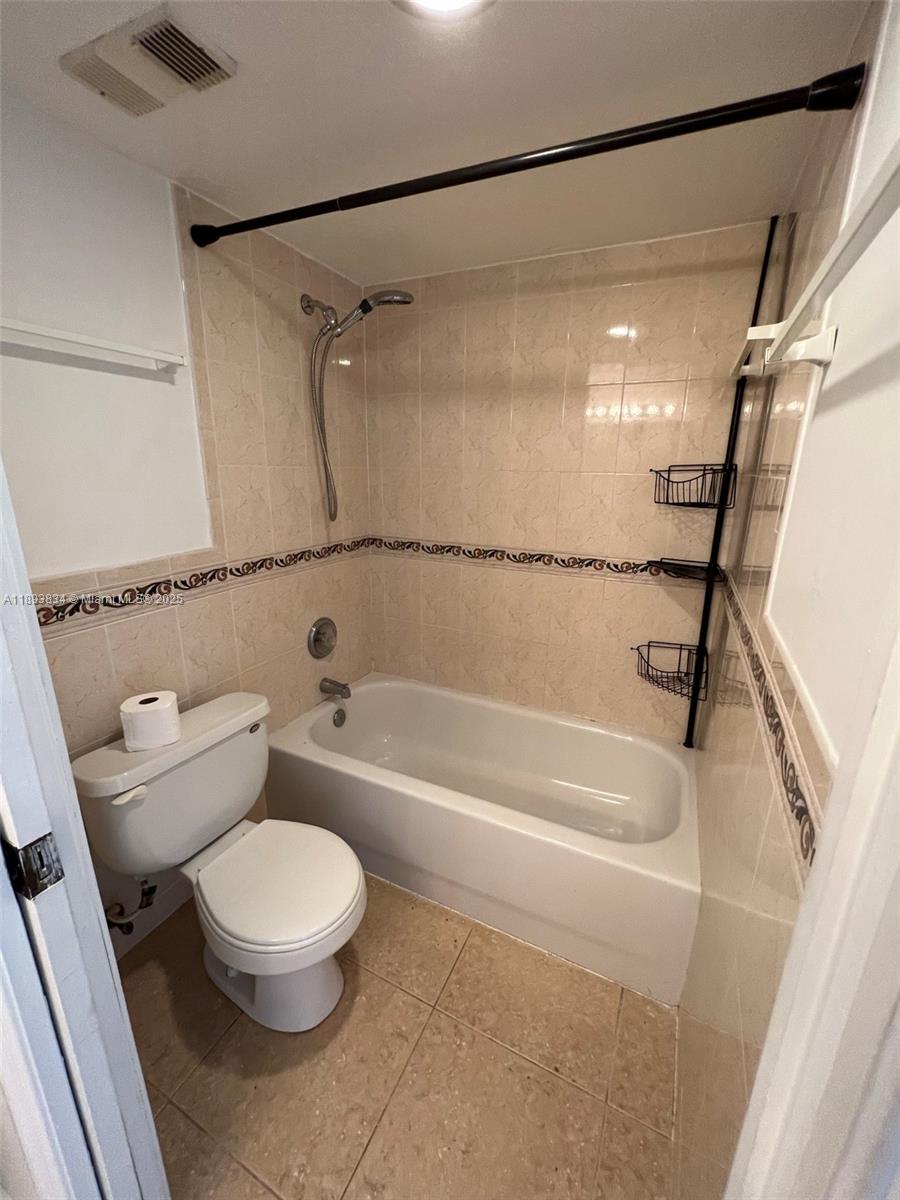 PRESIDENTIAL GOLFVIEW CON - Residential Lease