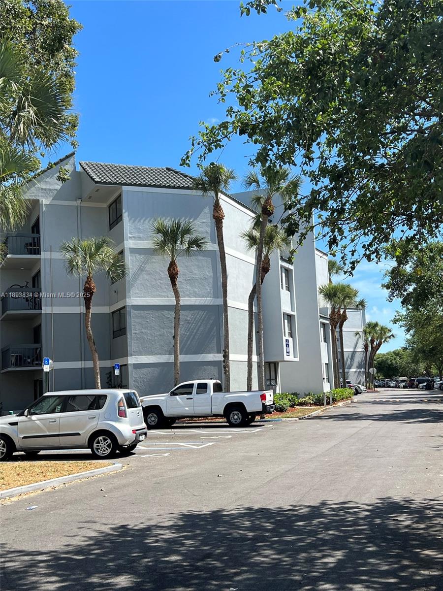 PRESIDENTIAL GOLFVIEW CON - Residential Lease