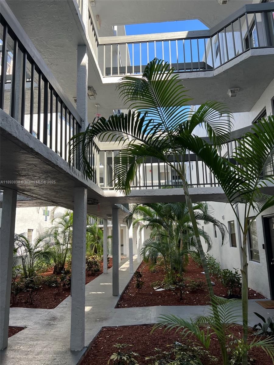 PRESIDENTIAL GOLFVIEW CON - Residential Lease
