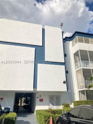 9159 SW 77TH AVE APT 211, MIAMI, FL 33156 - Image 084f4d4f8a7fb404b045e81288d81945/2334981616