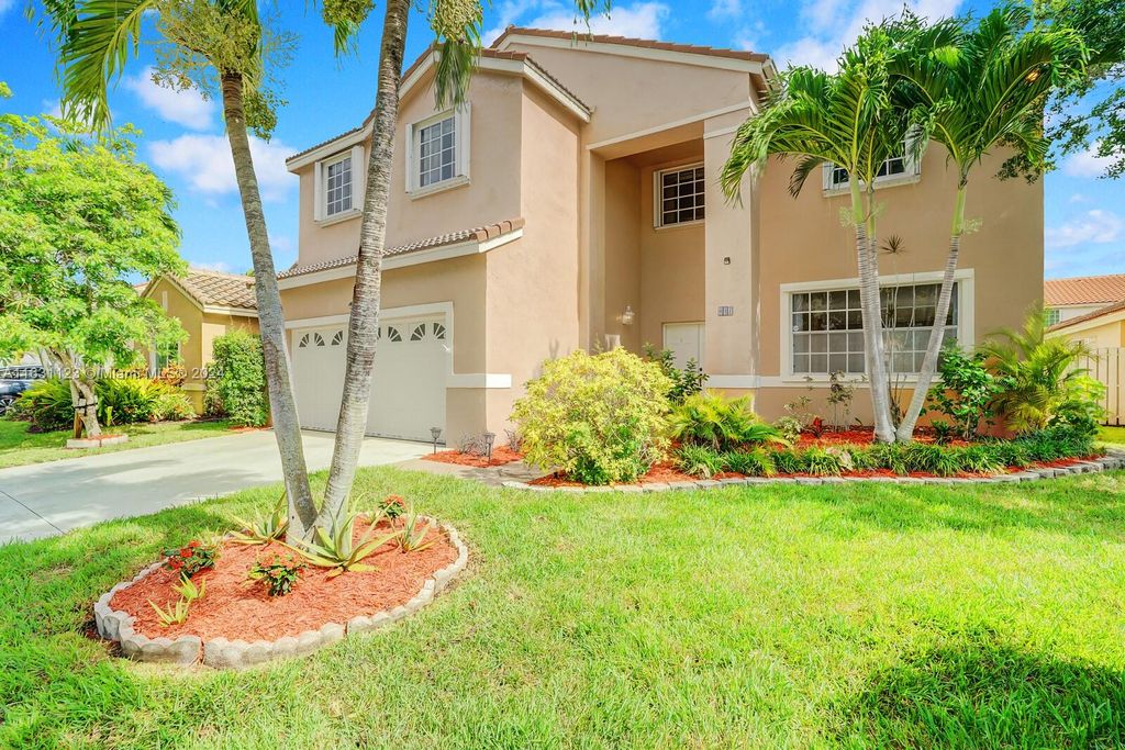 Photo of 114 Cameron Ct, Weston, FL 33326 (MLS # A11631123)
