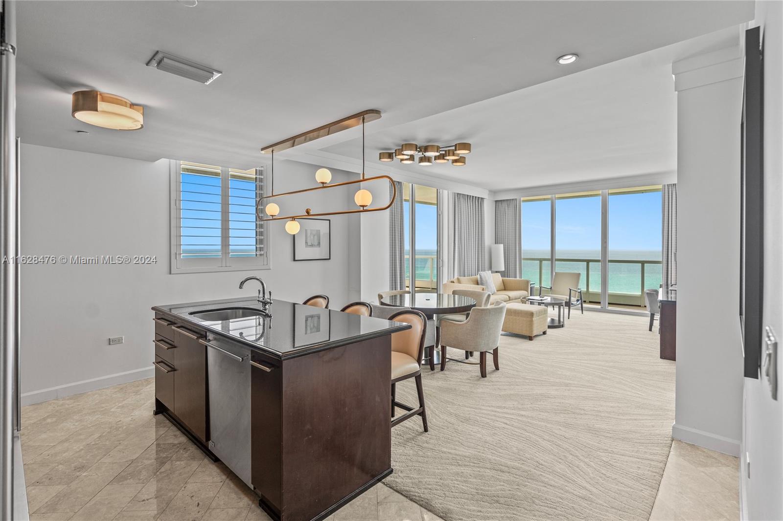 FONTAINEBLEAU III - Residential