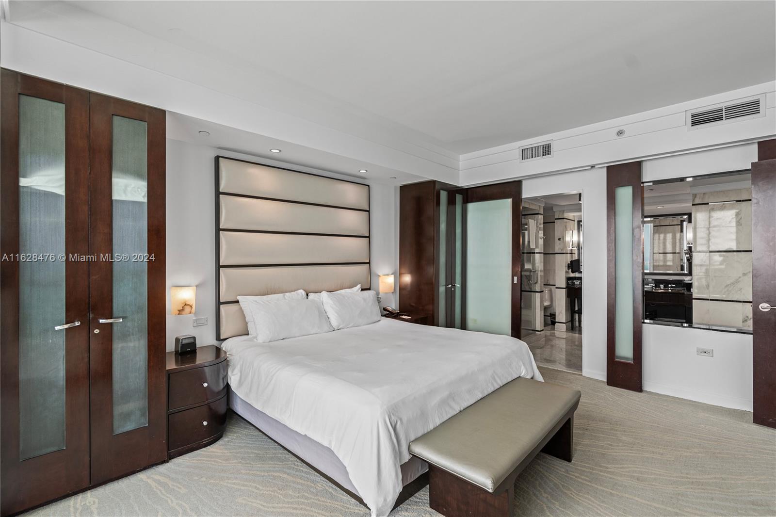 FONTAINEBLEAU III - Residential