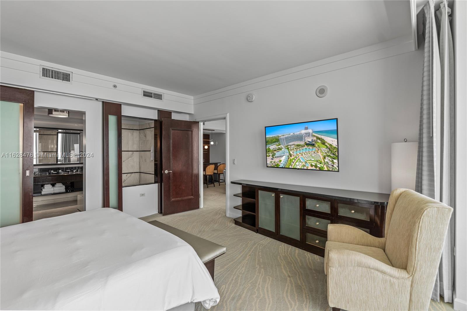 FONTAINEBLEAU III - Residential