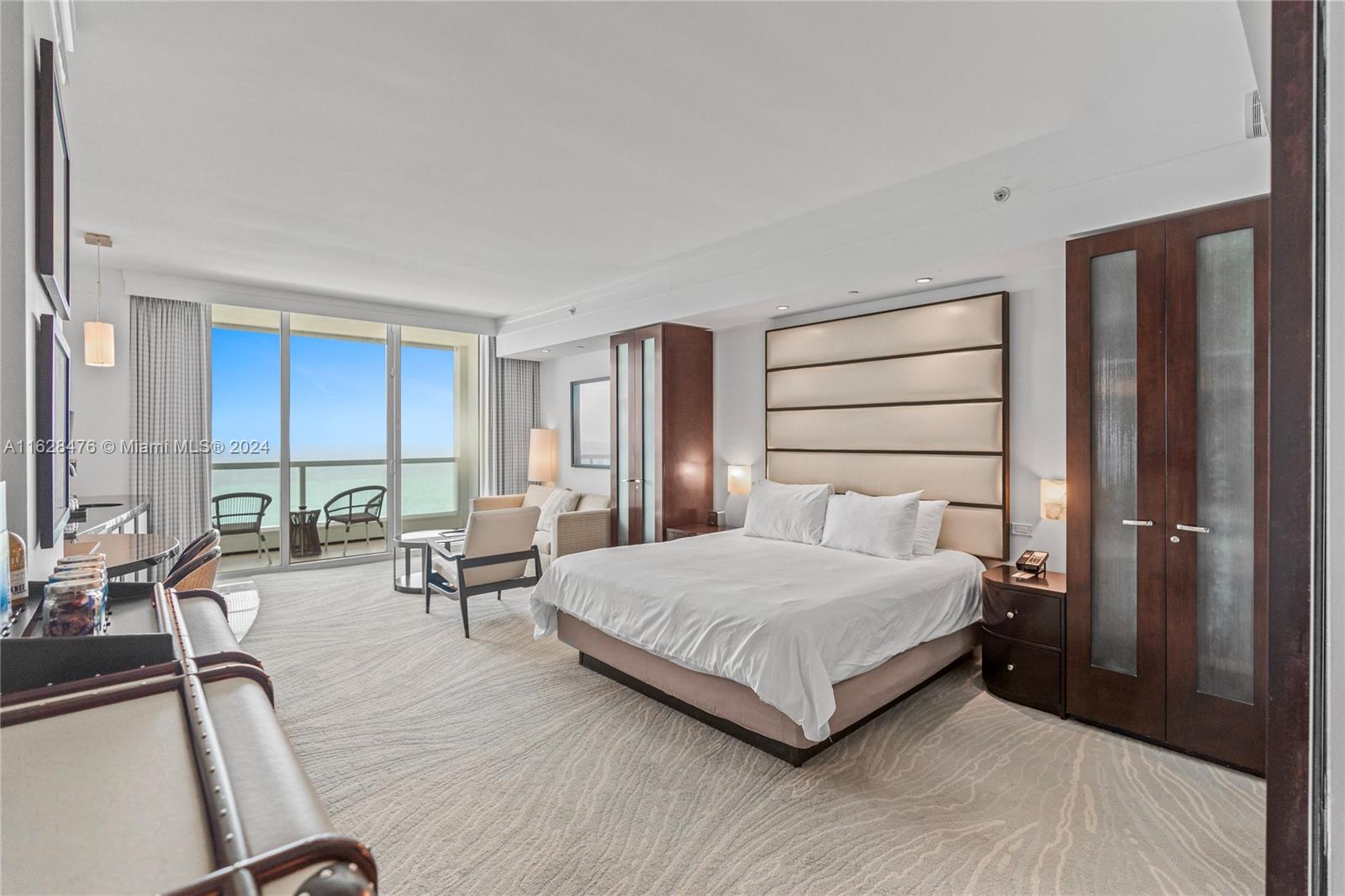 FONTAINEBLEAU III - Residential