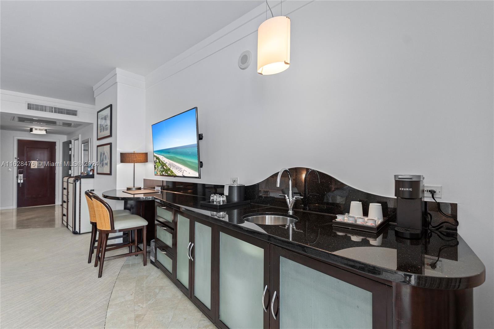 FONTAINEBLEAU III - Residential