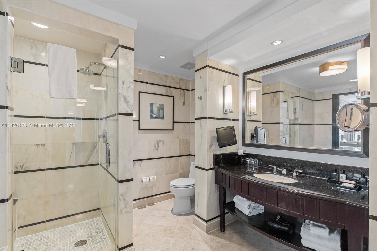 FONTAINEBLEAU III - Residential