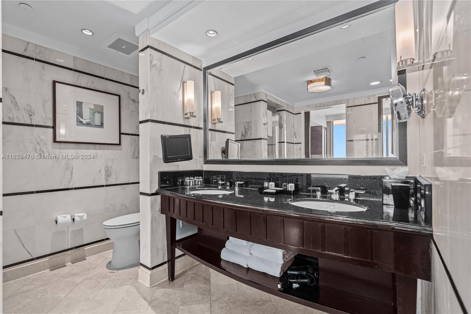 FONTAINEBLEAU III - Residential