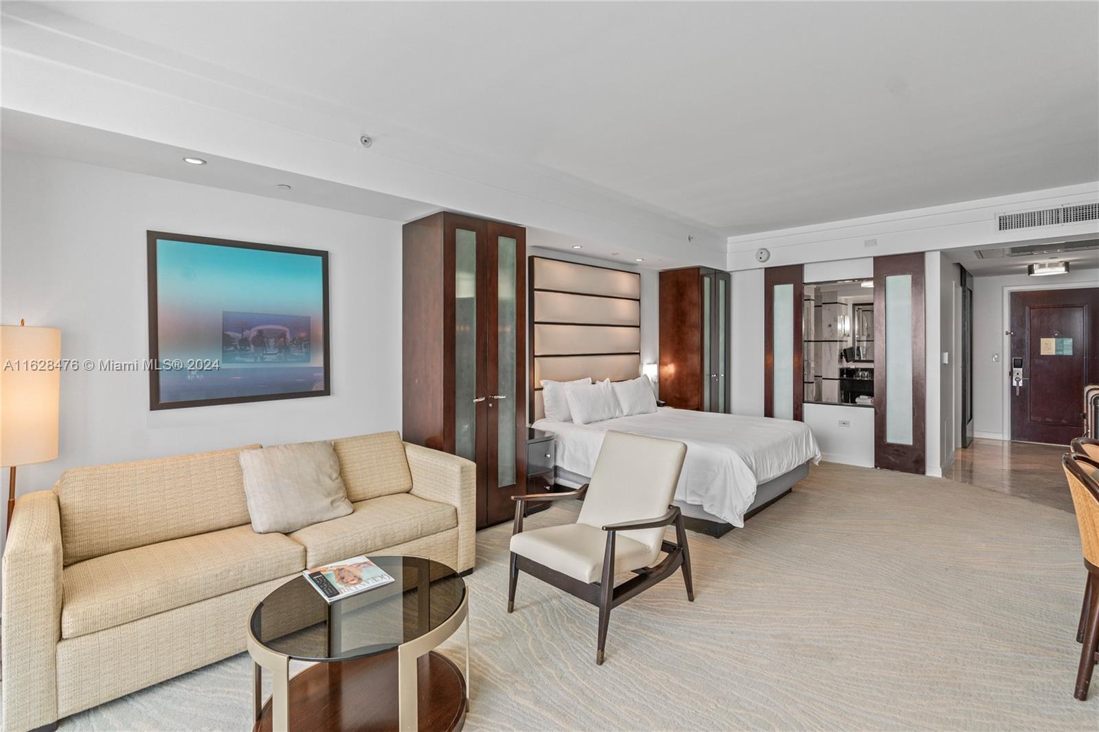 FONTAINEBLEAU III - Residential