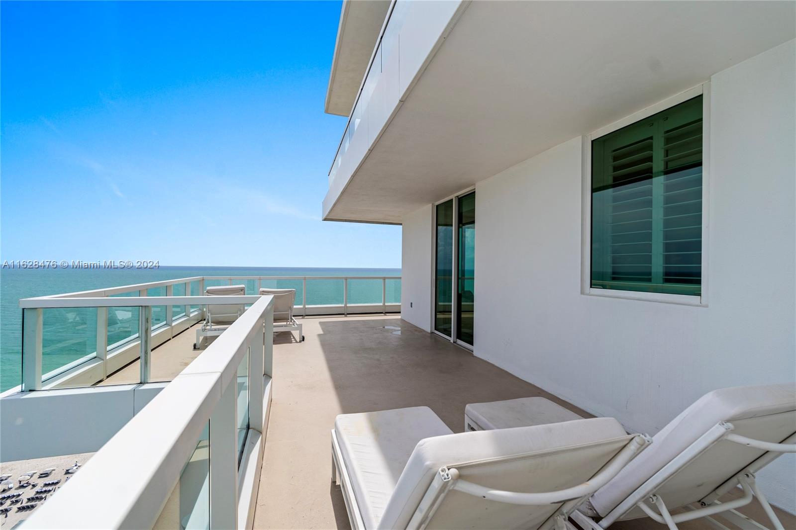 4391 Collins Ave 1809/1810
