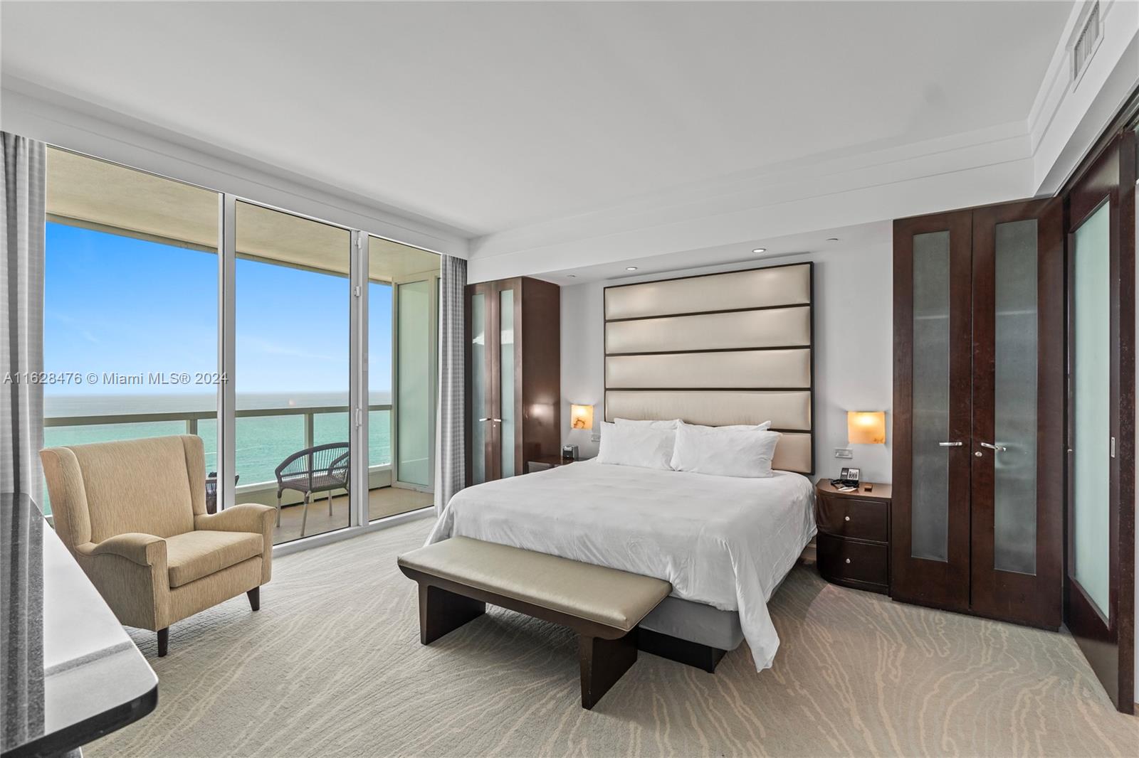 FONTAINEBLEAU III - Residential