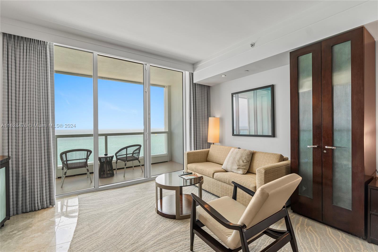 FONTAINEBLEAU III - Residential