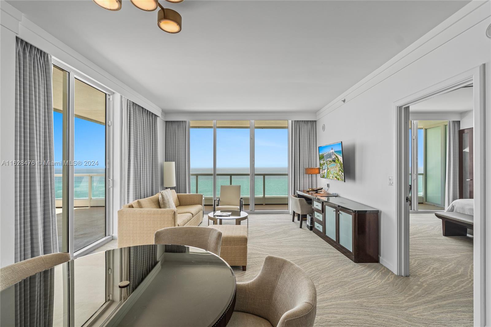 FONTAINEBLEAU III - Residential