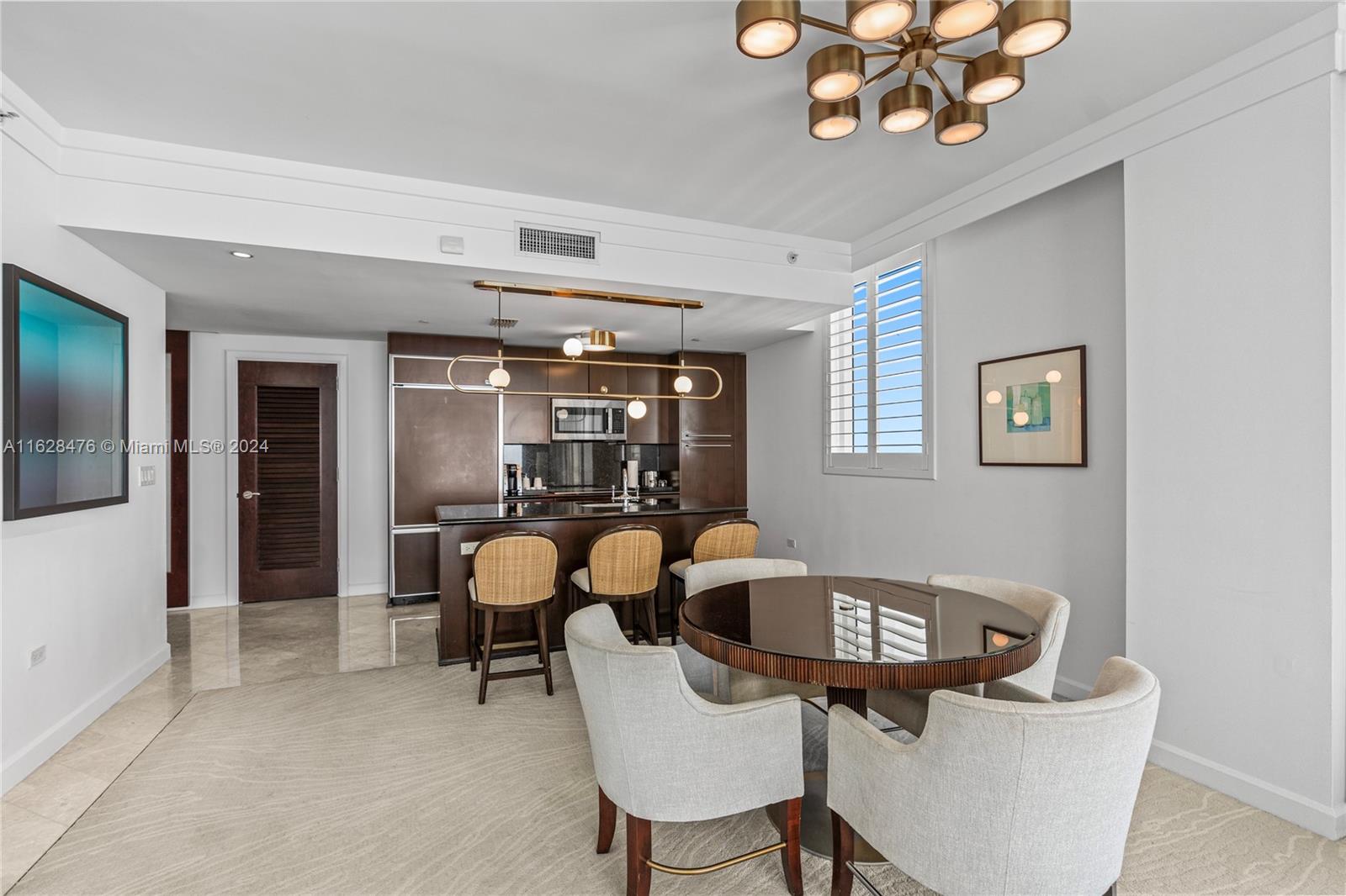 FONTAINEBLEAU III - Residential