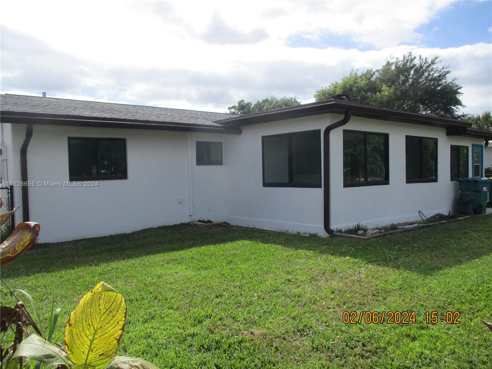 MAINLANDS OF TAMARAC LAKE - Residential Lease