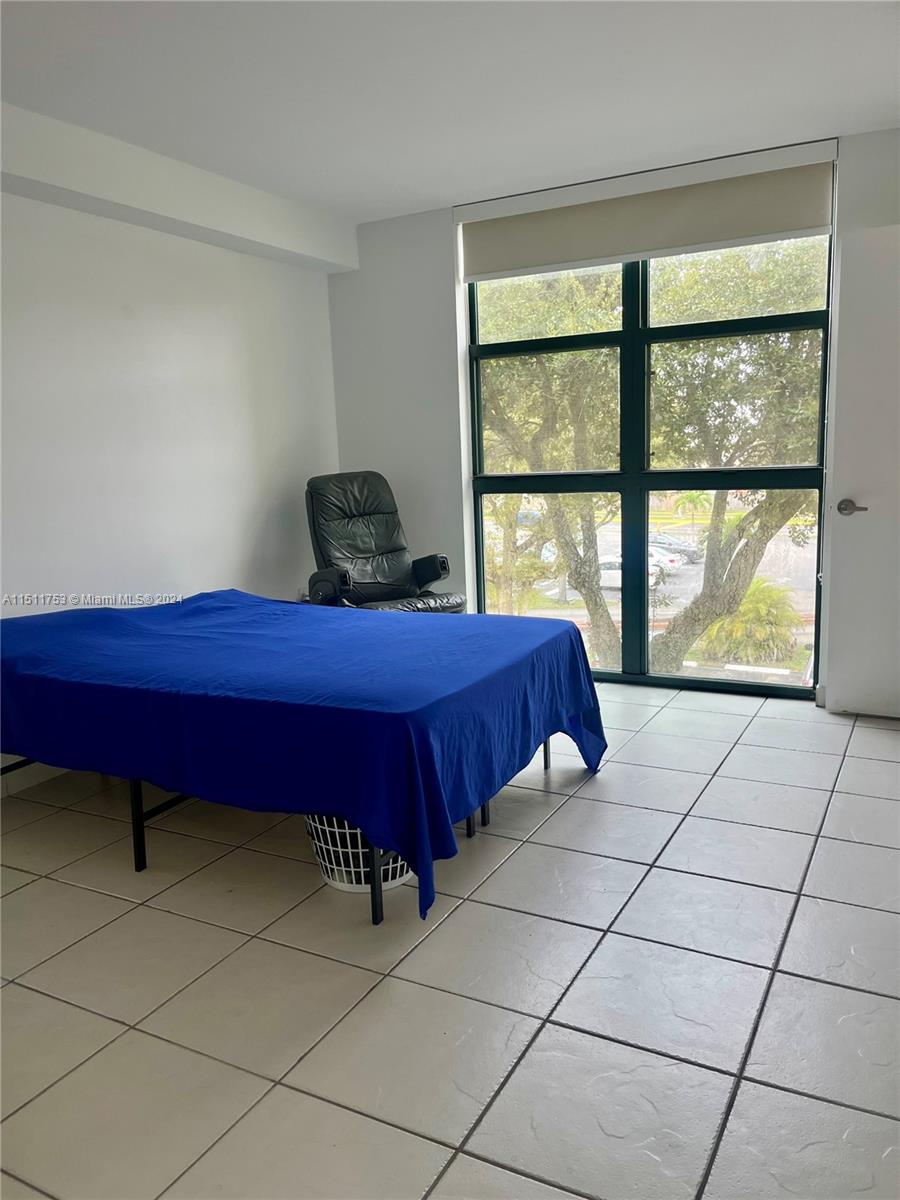 INTERNATIONAL PARK CONDO - Residential Lease