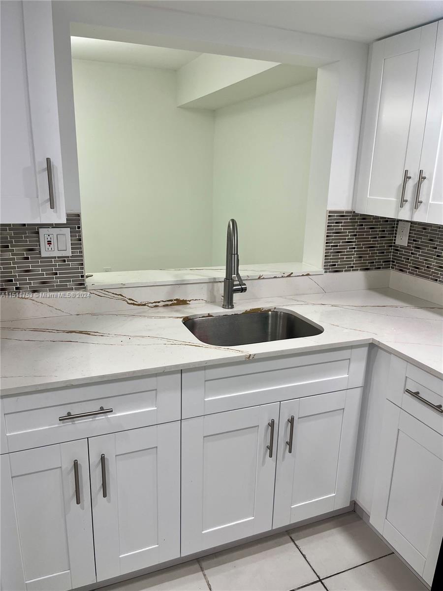 INTERNATIONAL PARK CONDO - Residential Lease