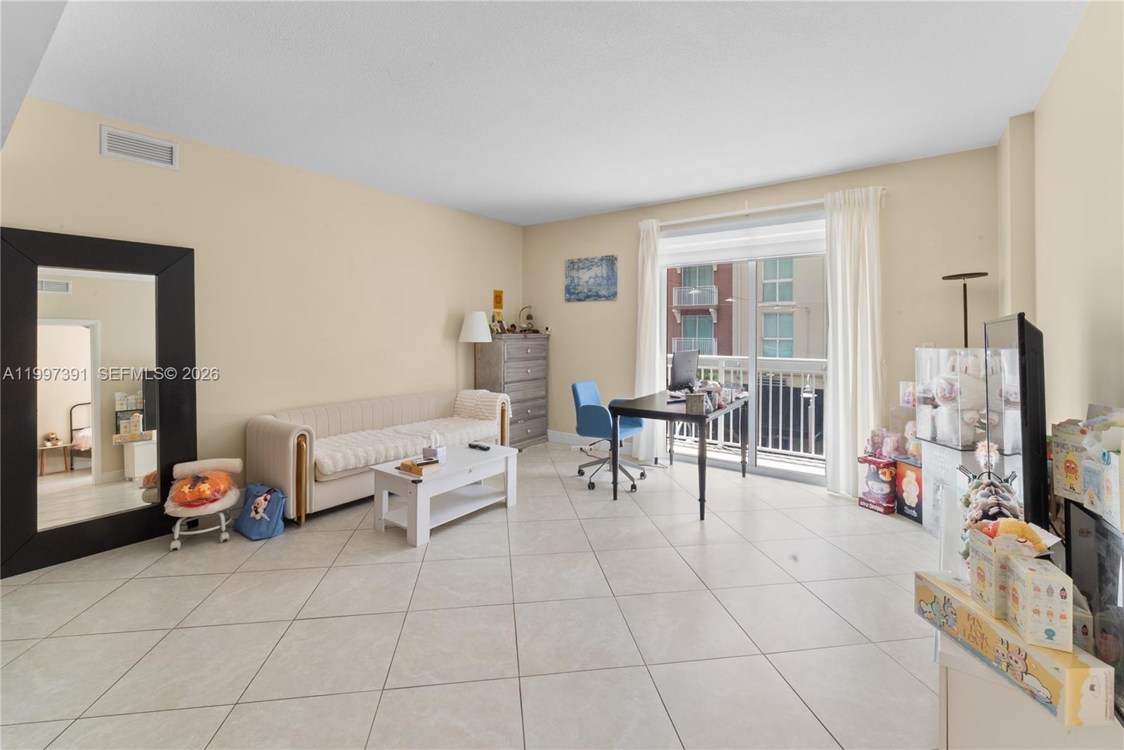 DOWNTOWN DADELAND CONDO N - Residential
