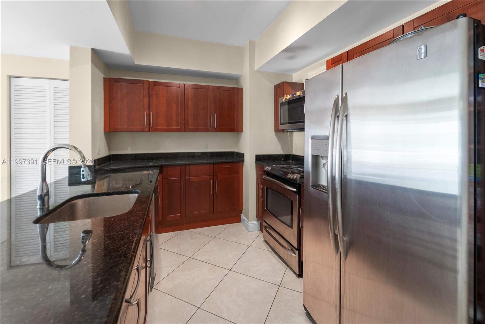 DOWNTOWN DADELAND CONDO N - Residential