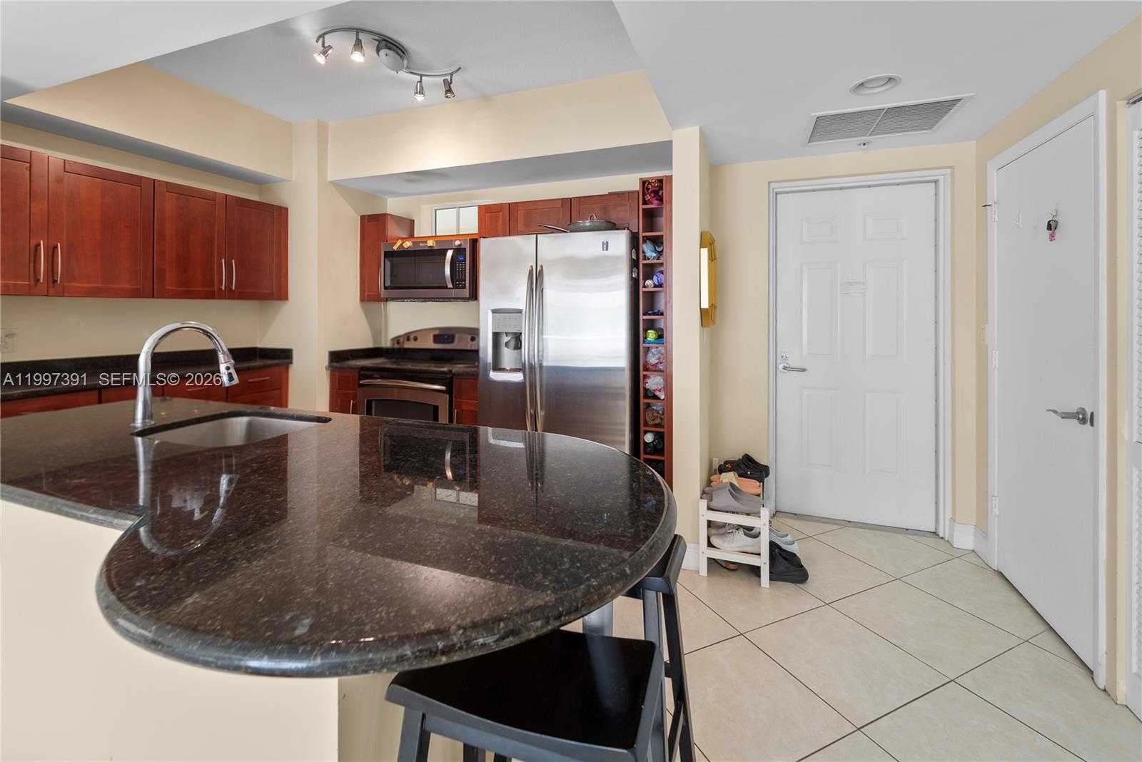 DOWNTOWN DADELAND CONDO N - Residential