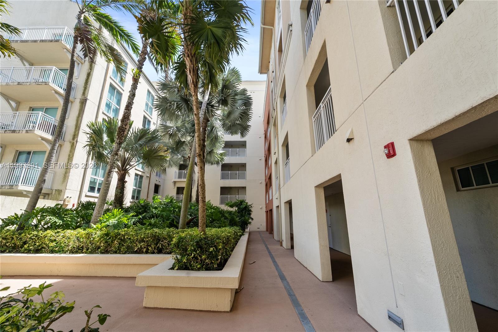 DOWNTOWN DADELAND CONDO N - Residential