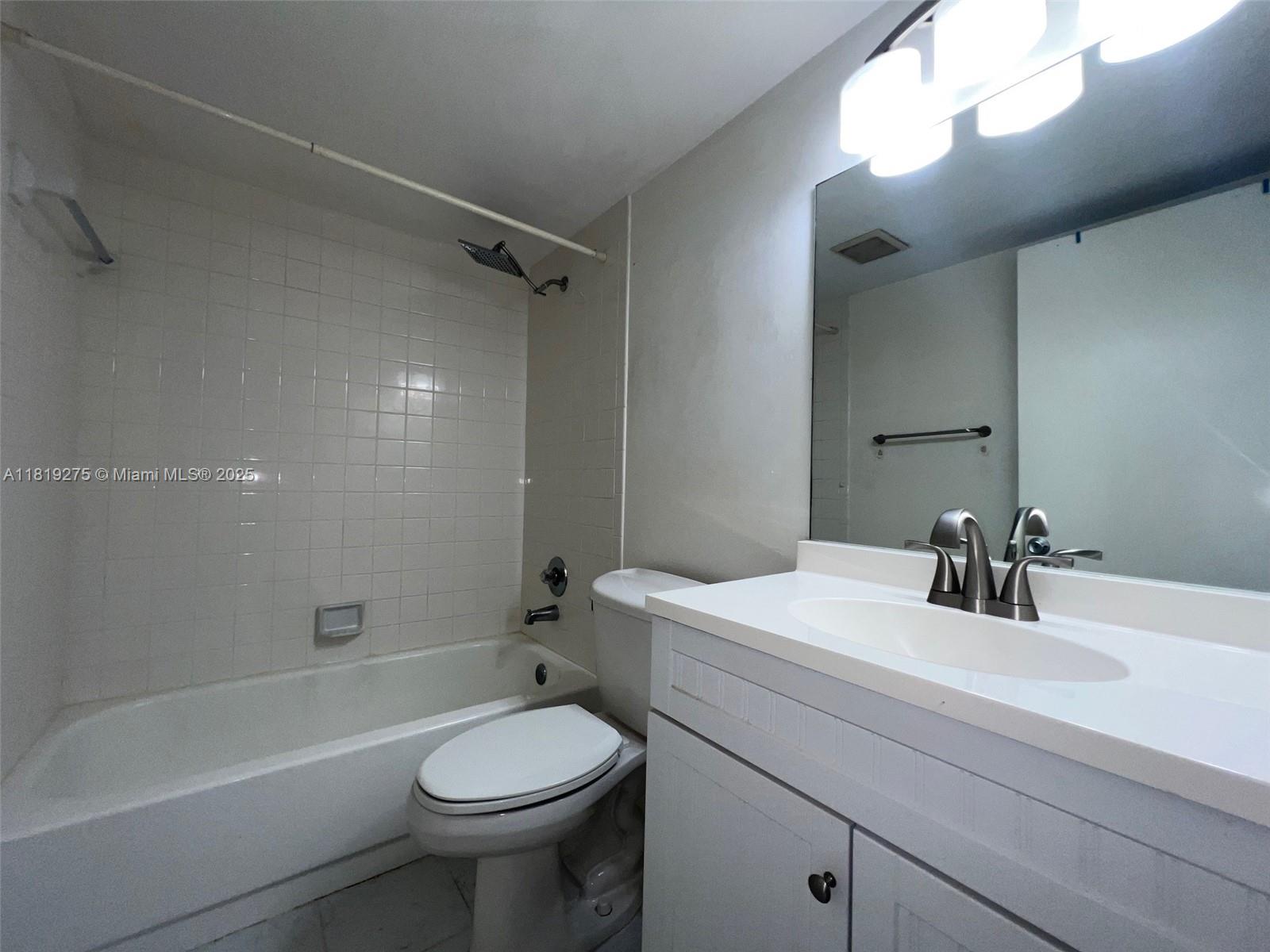 NEW HAMPTON AT CENTURY VI - Residential Lease