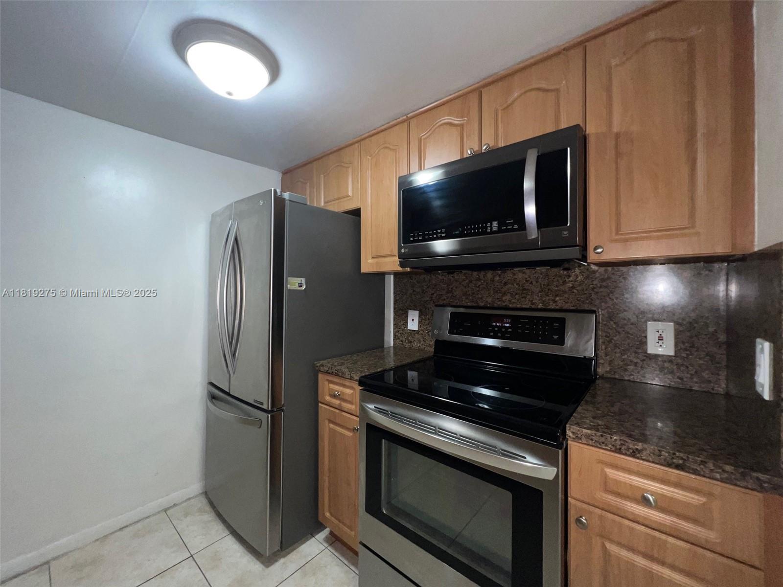 NEW HAMPTON AT CENTURY VI - Residential Lease