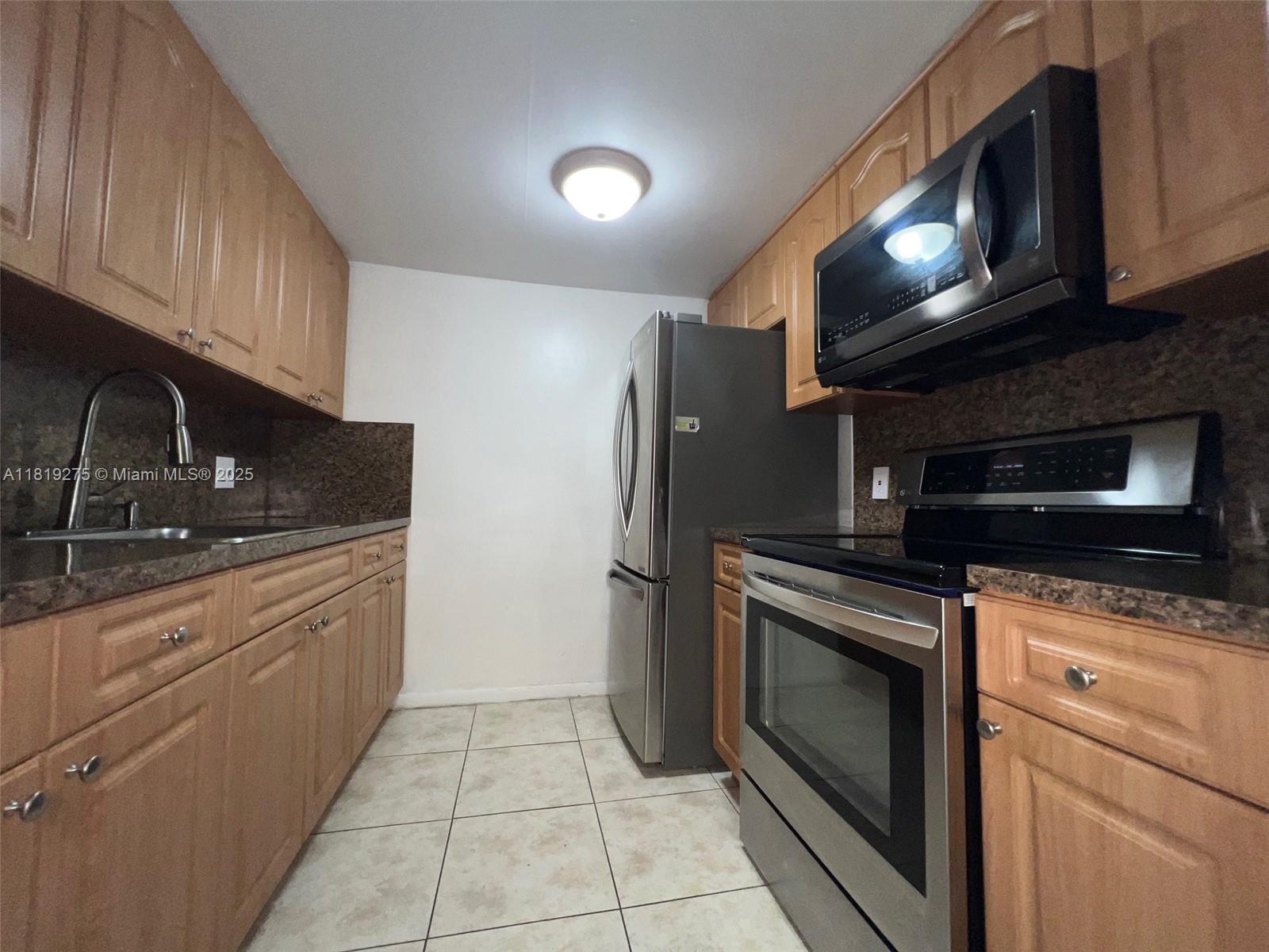 NEW HAMPTON AT CENTURY VI - Residential Lease