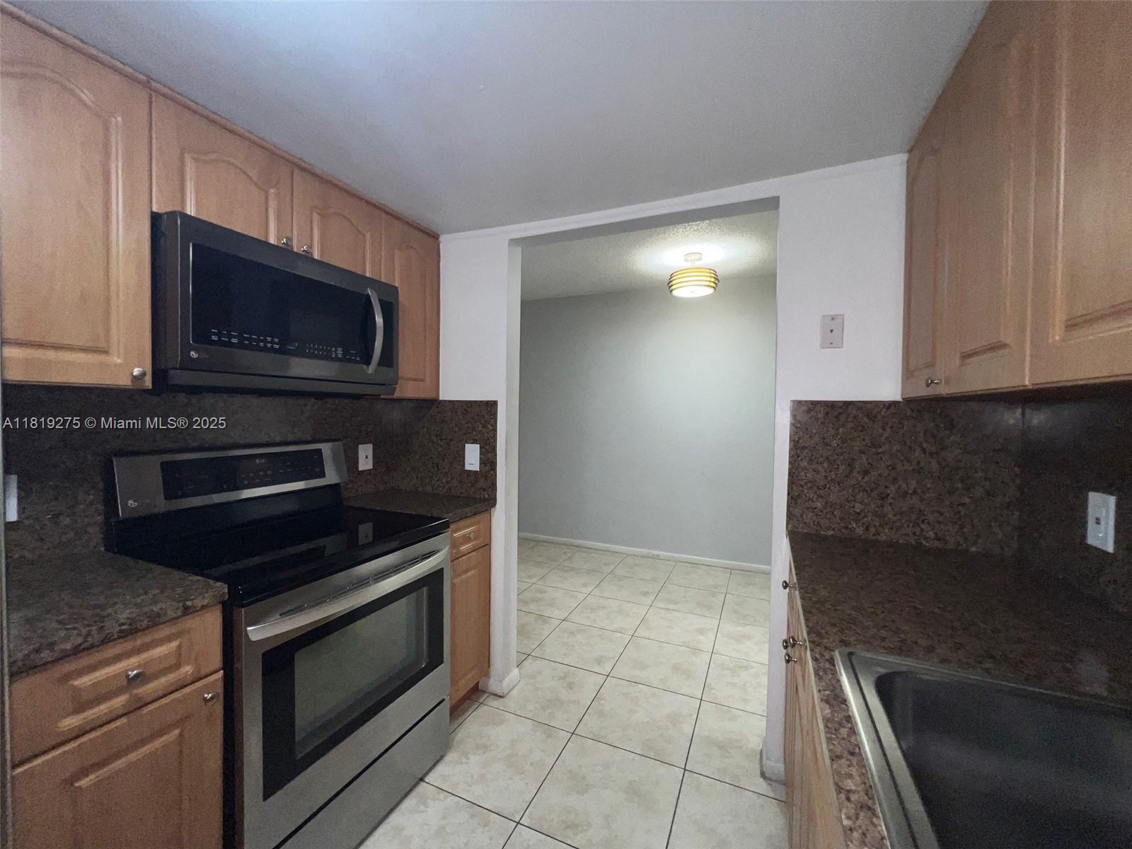 NEW HAMPTON AT CENTURY VI - Residential Lease