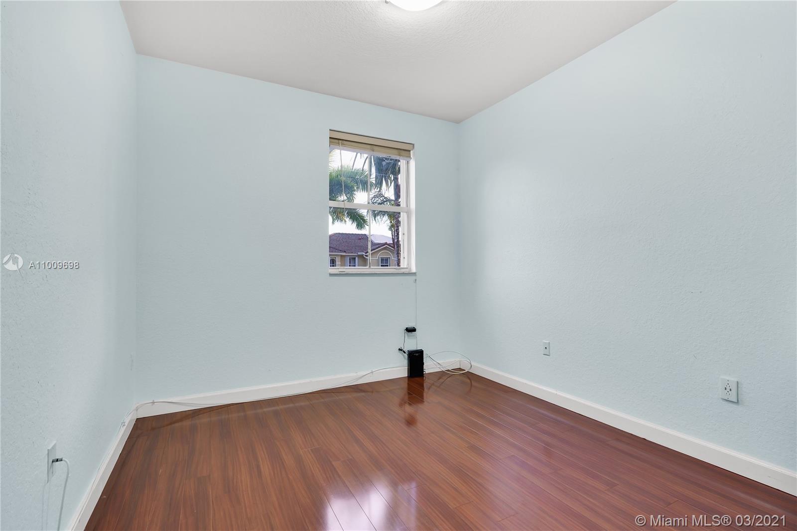 KENDALL BREEZE - Residential Lease