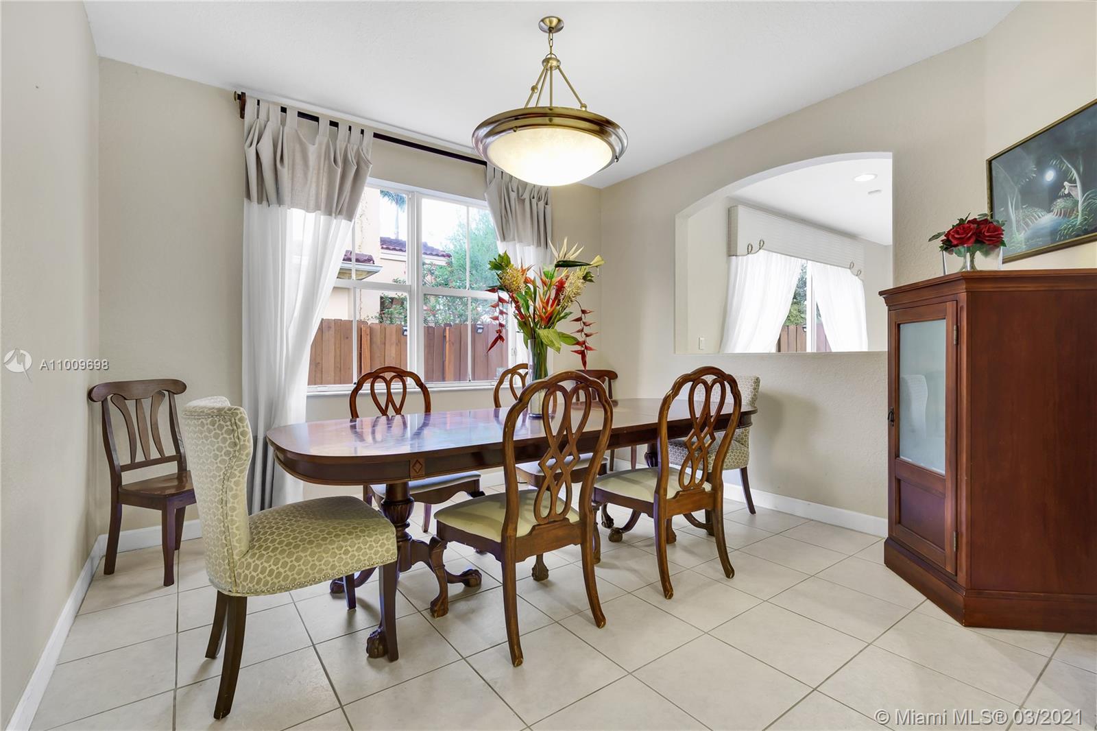 KENDALL BREEZE - Residential Lease