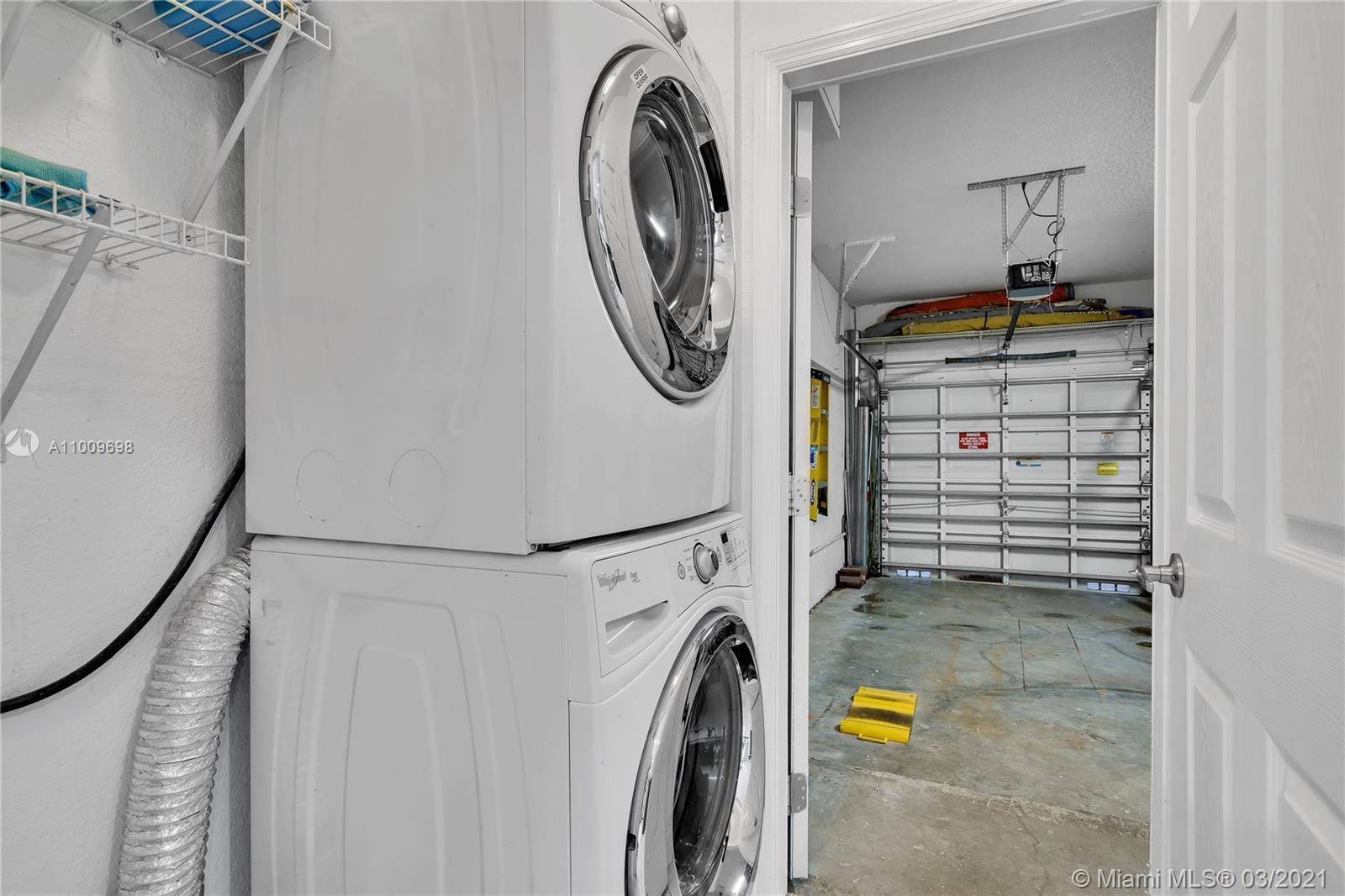 KENDALL BREEZE - Residential Lease