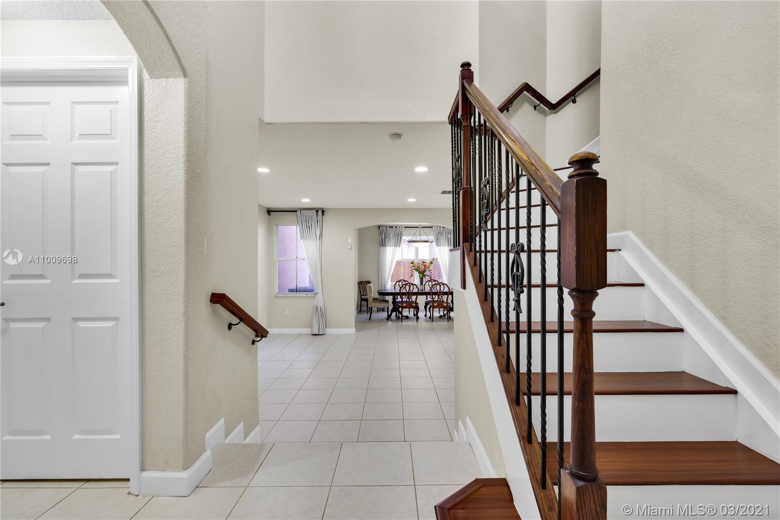 KENDALL BREEZE - Residential Lease