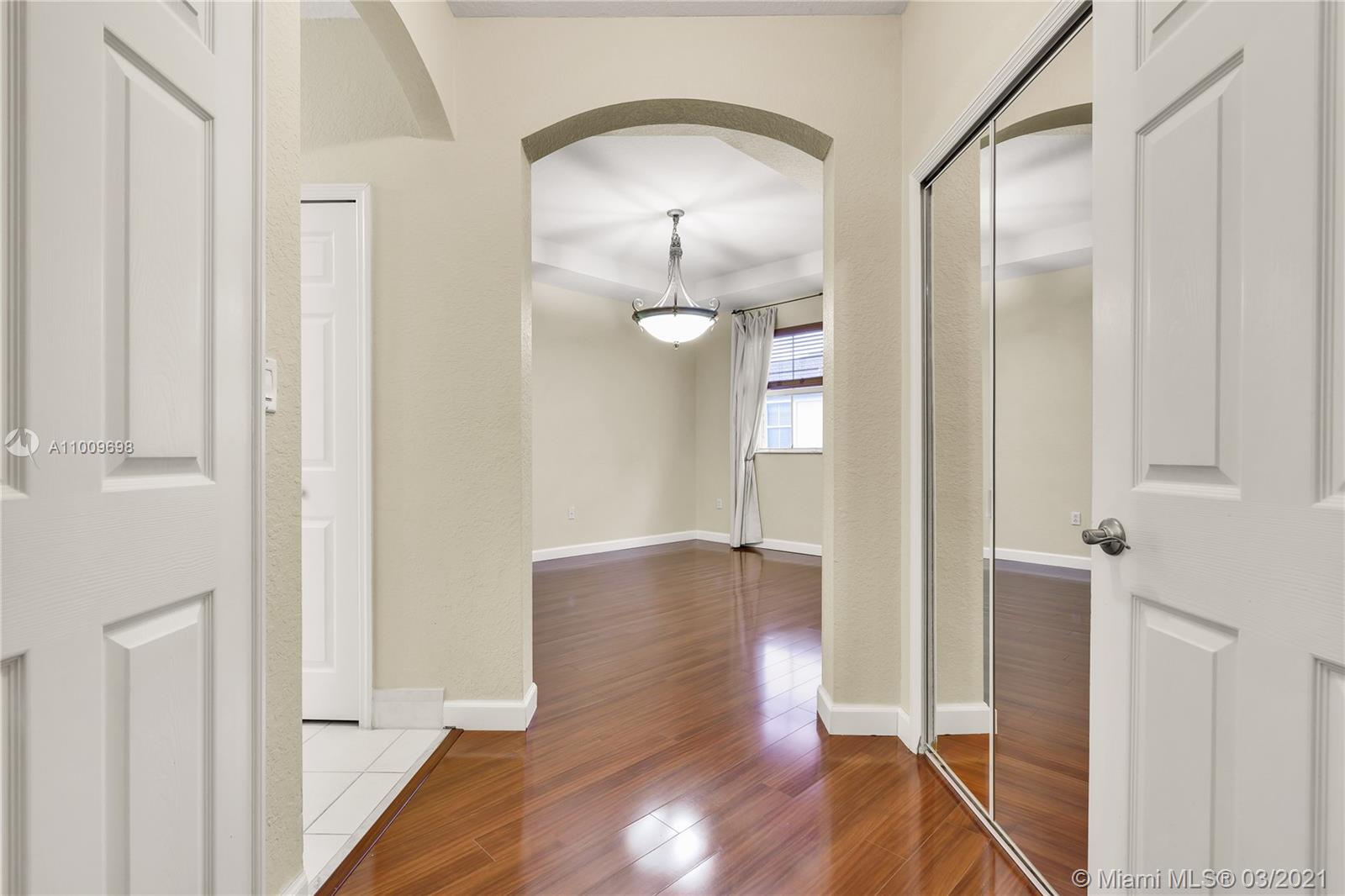 KENDALL BREEZE - Residential Lease