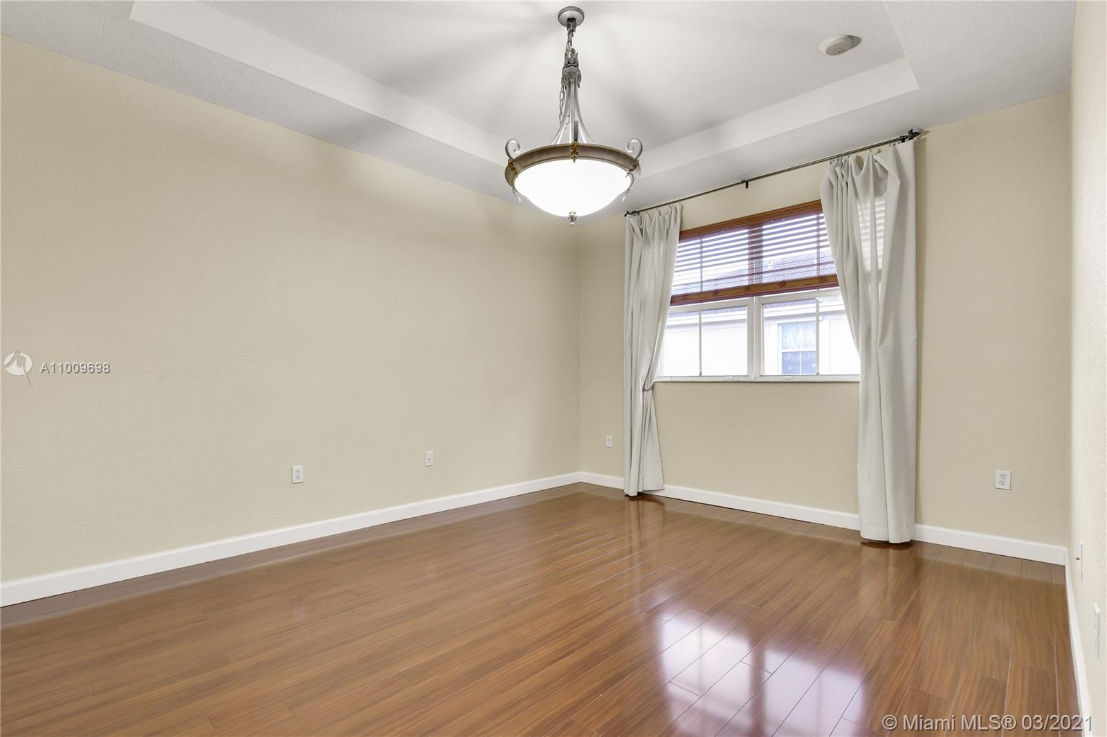 KENDALL BREEZE - Residential Lease