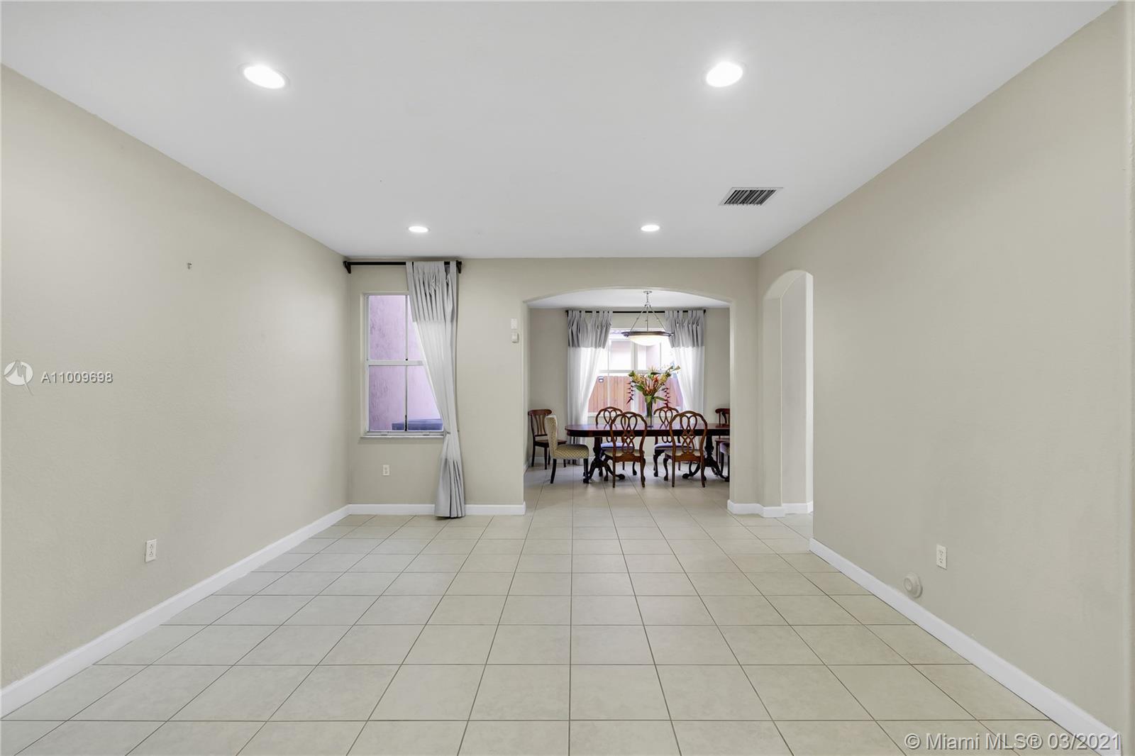 KENDALL BREEZE - Residential Lease