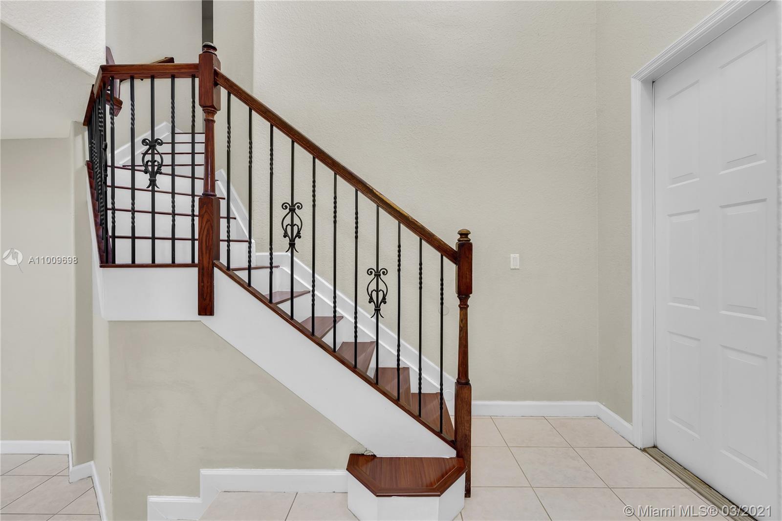 KENDALL BREEZE - Residential Lease